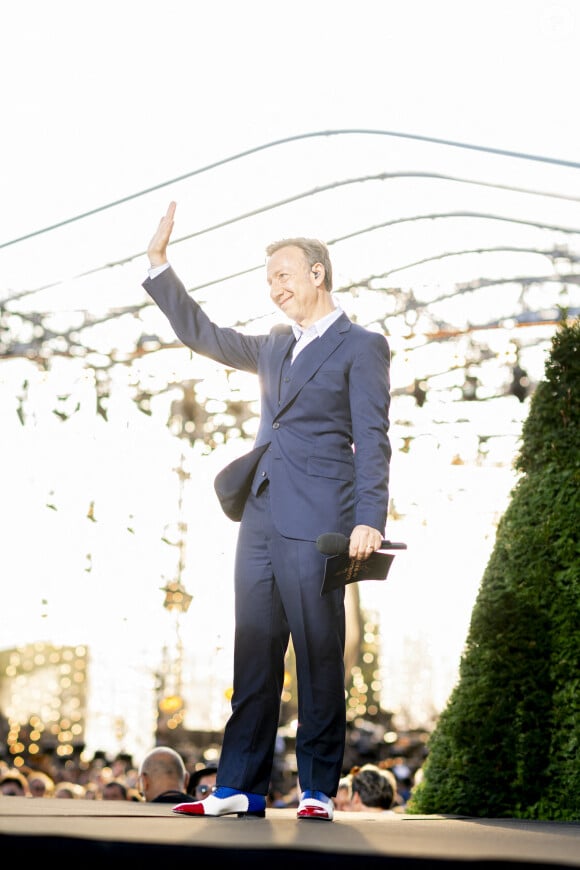 Au point d'avoir déjà partagé ses dernières volontés !
Exclusif - Stéphane Bern lors du 10ème anniversaire du "Grand Concert de Paris" au pied de la Tour Eiffel sur le Champ-de-Mars à Paris, France, le 14 juillet 2023. Pour clôturer en beauté la Fête nationale 2023, l'Orchestre National de France, la Maîtrise et le Choeur de Radio France organisent "Le Grand Concert de Paris" au pied de la Tour Eiffel au Champ-de-Mars à Paris. © Perusseau-Veeren/Bestimage