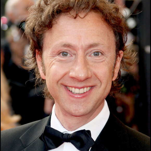 C'est dans ce lieu historique, qu'il a fait restaurer, qu'il voudra avoir son tombeau. Demande autorisée par le préfet !
Stéphane Bern - montée des marches du film The Imaginarium of Doctor Parnassus à Cannes - 62e Festival de Cannes