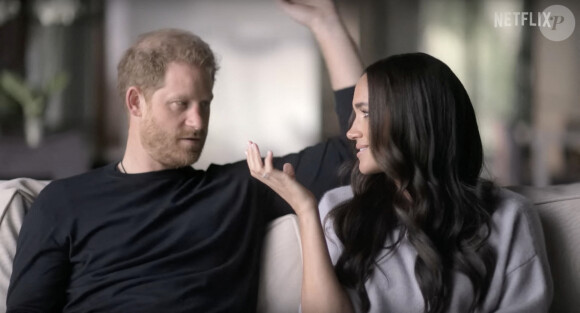 Et professionnellement, ce n'est pas la joie non plus ! 
Images du documentaire Netflix "Harry & Meghan". La série comporte six parties et couvre la relation du couple depuis leurs premières fréquentations jusqu'à leur décision de prendre du recul en tant que membres actifs de la famille royale britannique et leurs activités ultérieures. 