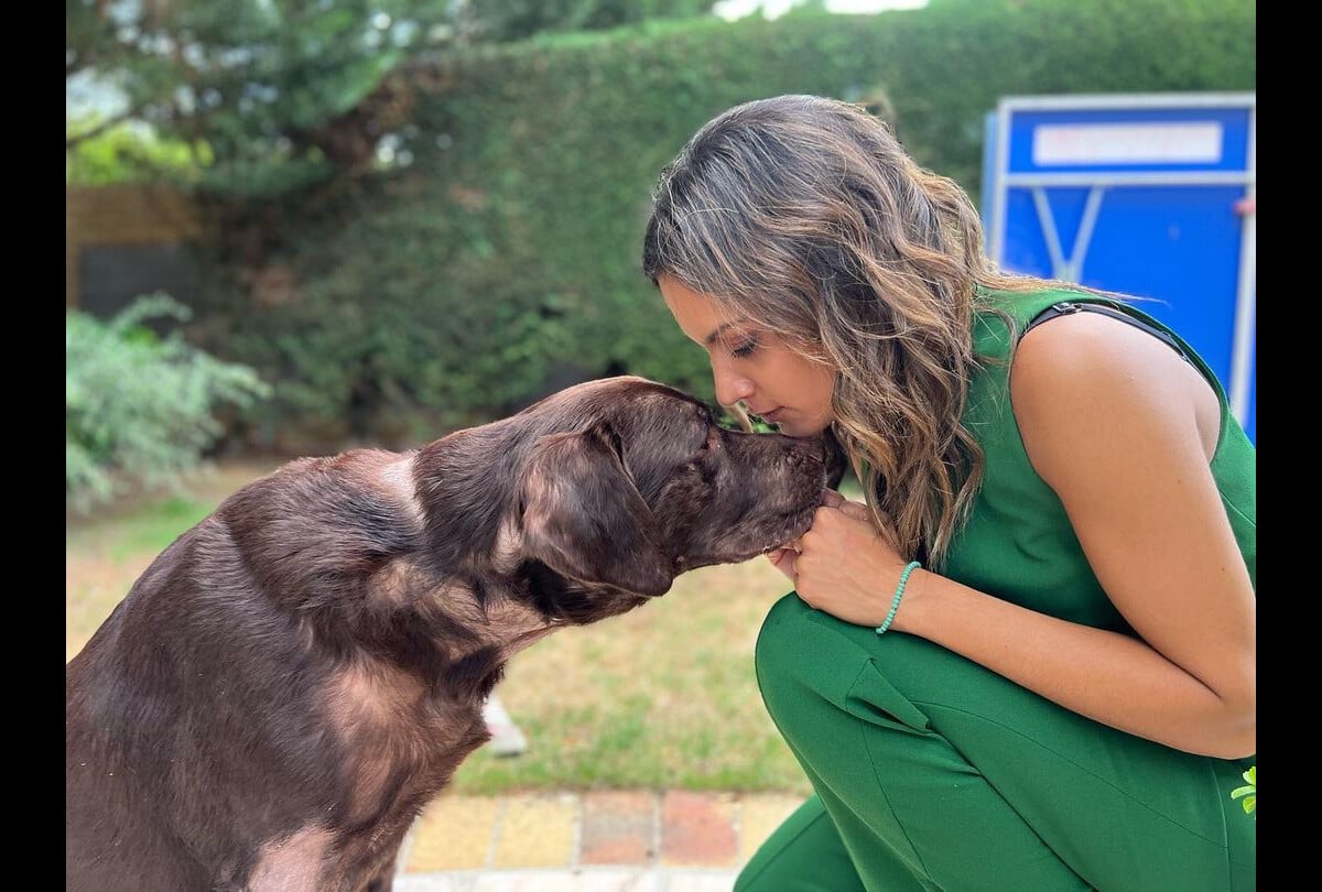 Photo : Sur Instagram, elle a tenu à lui rendre hommage. Aurélie Casse et  son chien Jango sur Instagram. - Purepeople