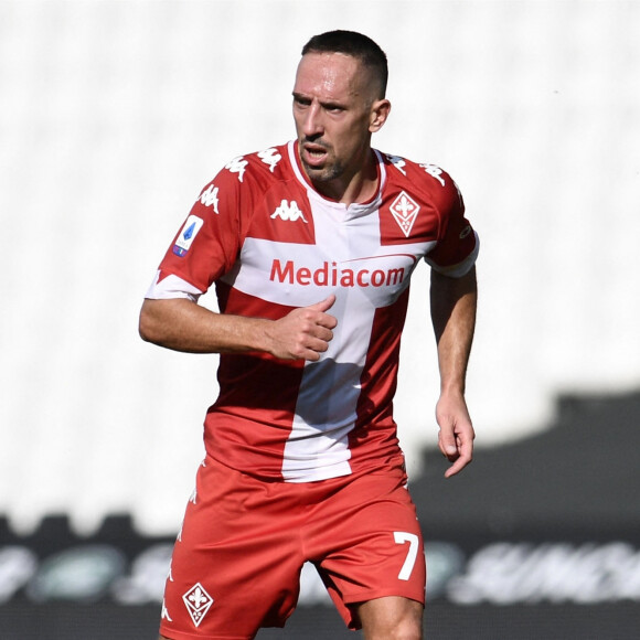 Elle est venue pour faire un stage dans la mode
 
Franck Ribery de l'ACF Fiorentina en action au cours du match de football Spezia vs Fiorentina, Serie A, le 18 octobre 2020.