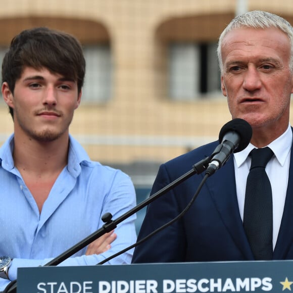 Le fils de Didier Deschamps est actuellement en vacances à Saint-Tropez
 
Dylan et son père Didier Deschamps durant l'inauguration du Stade de football Didier Deschamps à Cap d'Ail le 12 septembre 2018. © Bruno Bebert / Bestimage