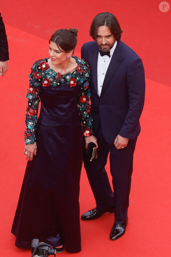 Charlotte Casiraghi et son mari Dimitri Rassam - Montée des marches du film " Jeanne du Barry " pour la cérémonie d'ouverture du 76ème Festival International du Film de Cannes, au Palais des Festivals à Cannes. Le 16 mai 2023 © Christophe Clovis / Bestimage 