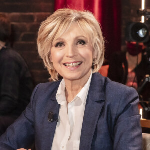 Exclusif - Evelyne Dhéliat - Sur le plateau de l'émission On Est En Direct (OEED) présentée par L.Ruquier à Paris le 25 février 2022. L'émission sera diffusée le samedi 26 février 2022- © Jack Tribeca / Bestimage 