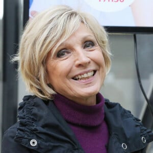 Exclusif - Les coulisses du bulletin météo avec Évelyne Dhéliat pour les 30 ans de la Fête de la Science à la Sorbonne le 9 octobre 2021. © Panoramic / Bestimage