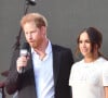 De quoi rendre plus intenses les rumeurs de divorce
Le prince Harry, duc de Sussex et Meghan Markle sur la scène du "Global Citizen Live Festival" à Central Park à New York, le 25 septembre 2021. 