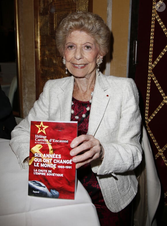 Hélène Carrère d'Encausse - Le 38ème cocktail des écrivains dans les salons du Fouquet's à Paris, le 26 novembre 2015. © Marc Ausset-Lacroix 