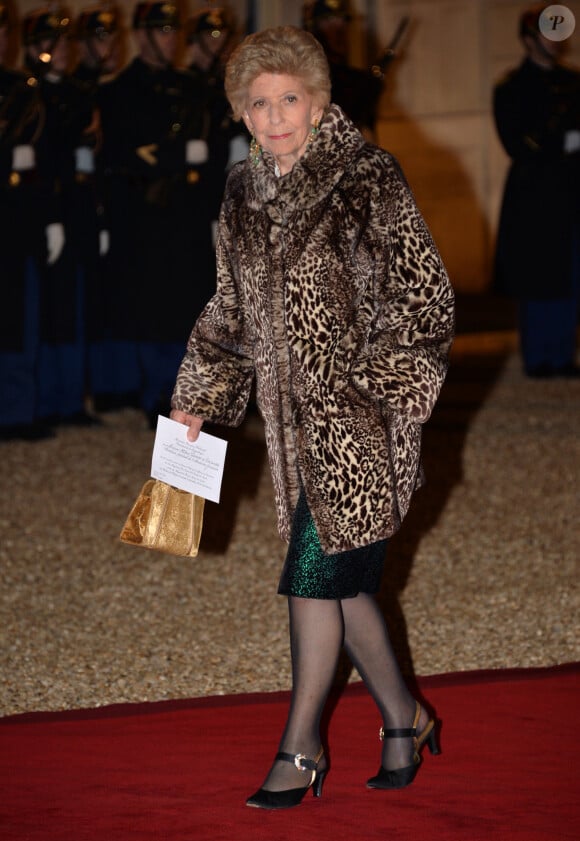 Hélène Carrère d'Encausse - Arrivées au dîner d'Etat au Palais de l'Elysée à Paris en l'honneur du roi Carl Gustav et la reine Silvia de Suède le 2 décembre 2014. 