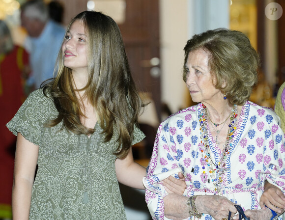 La princesse Leonor et la reine Sofia - sortie familiale au restaurant Mia à Palma de Majorque en Espagne le 5 août 2023