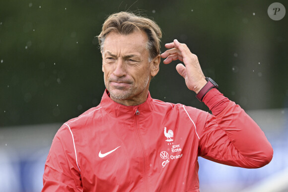 Lors du match entre le France et le Brésil lors de la Coupe du monde féminine, le sélectionneur a fait une causerie qui a fait le buzz
Herve Renard - Selectionneur / Entraineur (Fra) - Entrainement de l'équipe de France Feminine à Clairefontaine, le 4 juillet 2023.