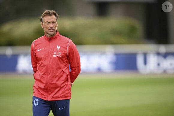 Herve Renard - Selectionneur / Entraineur (Fra) - Entraînement de l'équipe de France féminine de football au centre de formation et centre National du Footbal de Clairefontaine-en-Yveline, France, le 4 juillet 2023. © Jean-Baptiste Autissier/Panoramic/Bestimage