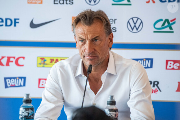 Le sélectionneur Hervé Renard annonce la liste de l'équipe de france féminine pour la coupe du monde 2023, lors d'une conférence de presse, à Paris, France, le 6 juin 2023. © Baptiste Autissier/Panoramic/Bestimage