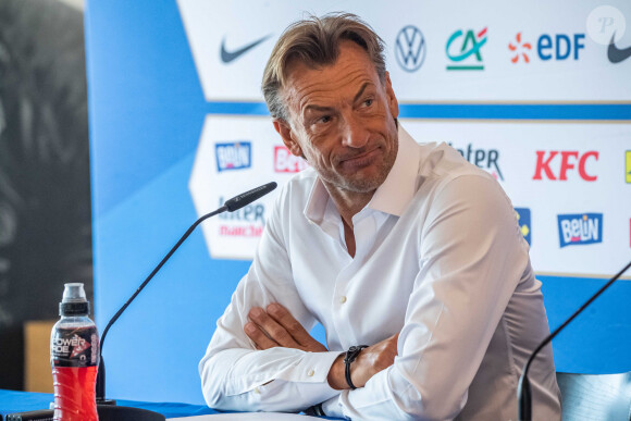 Le sélectionneur Hervé Renard annonce la liste de l'équipe de france féminine pour la coupe du monde 2023, lors d'une conférence de presse, à Paris, France, le 6 juin 2023. © Baptiste Autissier/Panoramic/Bestimage