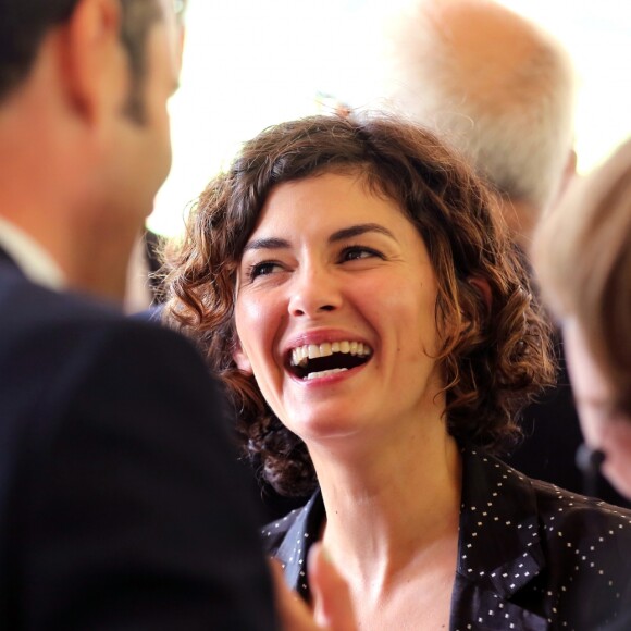Si elle a mis sa carrière entre parenthèses, c'est, cela dit, pour plusieurs excellentes raisons.
Audrey Tautou - Inauguration du nouveau chai du Château Les Carmes Haut-Brion dessiné par Philippe Starck et Luc-Arsène Henry à Bordeaux le 24 juin 2016.