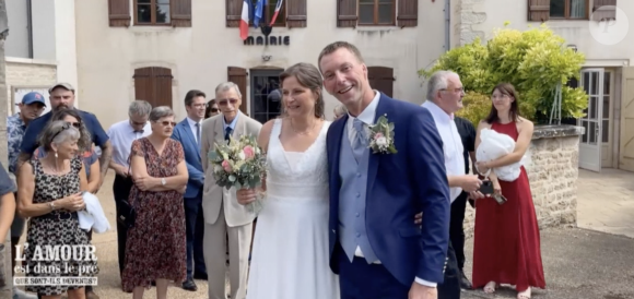 Et c'est à la ferme de l'agriculteur que la cérémonie a eu lieu.
François et Catherine se sont mariés, des images dévoilées dans "L'Amour est dans le pré : Que sont-ils devenus ?" sur M6