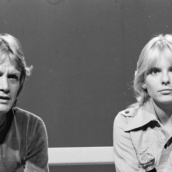 Archives - En France, à Paris, Claude François et France Gall sur un plateau de télévision le 13 septembre 1974.