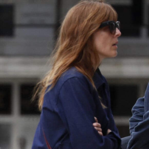 Valérie Donzelli lors des obsèques de Sophie Fillières au crématorium du cimetière du Père-Lachaise à Paris, le 11 août 2023.