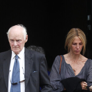 Sandrine Kiberlain - Sortie des obsèques de Sophie Fillières au crématorium du cimetière du Père-Lachaise à Paris, le 11 août 2023.