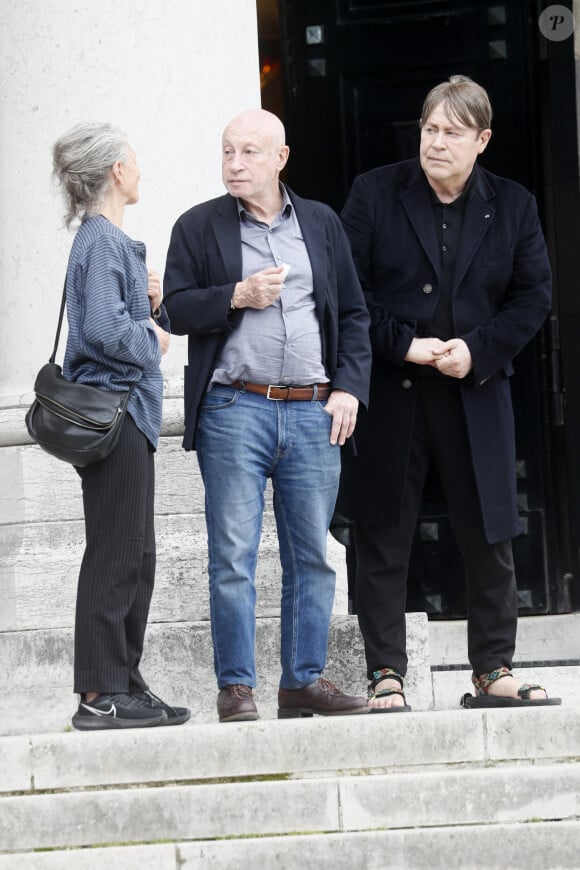 Guest, Pascal Bonitzer, guest - Sortie des obsèques de Sophie Fillières au crématorium du cimetière du Père-Lachaise à Paris, le 11 août 2023.