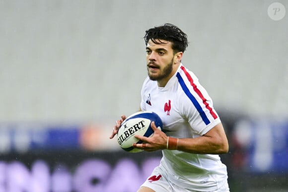 "Grosses pensées Romain Ntamack", conclut-il son message
 
Info - Le rugbyman français Roman Ntamak, blessé, est forfait pour la Coupe du Monde de Rugby - Romain Ntamack (Fra) - Le XV de France battu par l'Ecosse (23 - 27) lors de la dernière journée du Tournoi des Six Nations au stade de France à Saint-Denis, le 26 mars 2021. © JB Autissier / Panoramic / Bestimage