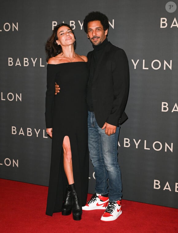 Tomer Sisley et sa femme Sandra à la première du film "Babylon" au cinéma Le Grand Rex à Paris, France, le 14 janvier 2023. © Coadic Guirec/Bestimage 