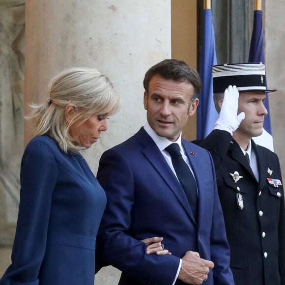 Ainsi Brigitte Macron tente d'être une oreille attentive avec les membres du gouvernement
Le président de la république française, Emmanuel Macron et sa femme la première dame, Brigitte Macron recoivent pour un dîner le Premier ministre de la République de l'Inde au palais présidentiel de l'Elysée, à Paris, France, le 13 juillet 2023. © Stéphane Lemouton/Bestimage 