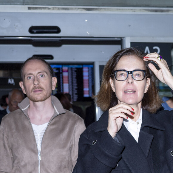 Carole Bouquet - Les célébrités arrivent à l'aéroport Nice Côte d'Azur lors du 76ème Festival International du Film de Cannes, à Nice, France, le 20 mai 2023. © Da Silva-Perusseau/Bestimage 