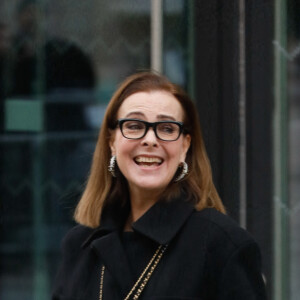 Carole Bouquet - Arrivées au défilé Chanel Haute Couture printemps / été 2023 lors de la fashion week à Paris le 24 janvier 2023. © Christophe Clovis / Veeren / Bestimage 