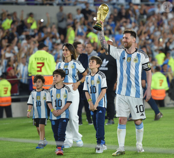 "Assez détestable. S'il ne voulait pas venir à ce point, il était assez grand pour refuser", rétorque l'un d'eux
 
Lionel Messi - Match amical de football amical entre l'Argentine contre le Panama à Buenos Aires le 23 mars 2023.