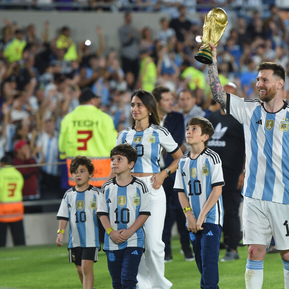 "Assez détestable. S'il ne voulait pas venir à ce point, il était assez grand pour refuser", rétorque l'un d'eux
 
Lionel Messi - Match amical de football amical entre l'Argentine contre le Panama à Buenos Aires le 23 mars 2023.
