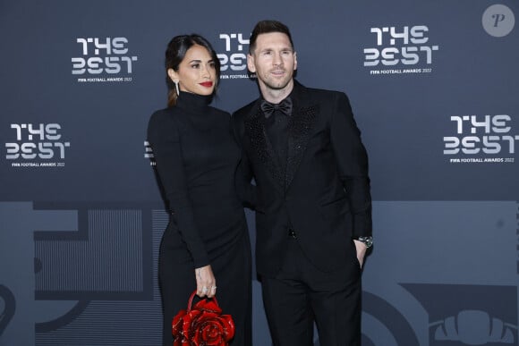 L'Argentin évolue désormais à Miami et en conférence de presse, il a envoyé une pique au PSG
 
Lionel "Leo" Messi et sa femme Antonella Roccuzzo - Arrivées à la cérémonie des Best FIFA Football Awards à la salle Pleyel à Paris, France, le 27 février 2023. Cyril Moreau/Bestimage