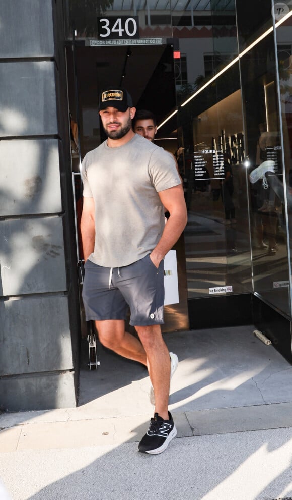 "Il a été photographié avec des ecchymoses sur les bras et le visage plus tôt cette année"
Sam Asghari à Los Angeles