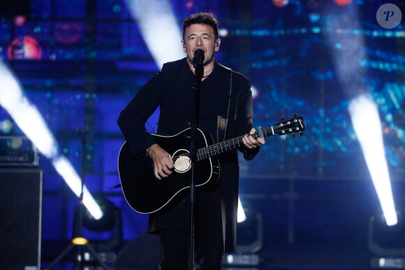 Exclusif - Patrick Bruel - Enregistrement de l'émission "Paris 2024 le concert événement...dans un an les jeux" sur le parvis de l'Hôtel de Ville de Paris, diffusée le 25 juillet sur France 2 à 21h10. Le 3 juillet 2023 © Tiziano Da Silva-Christophe Clovis / Bestimage