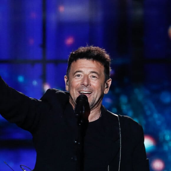 Exclusif - Patrick Bruel - Enregistrement de l'émission "Paris 2024 le concert événement...dans un an les jeux" sur le parvis de l'Hôtel de Ville de Paris, diffusée le 25 juillet sur France 2 à 21h10. Le 3 juillet 2023 © Tiziano Da Silva-Christophe Clovis / Bestimage