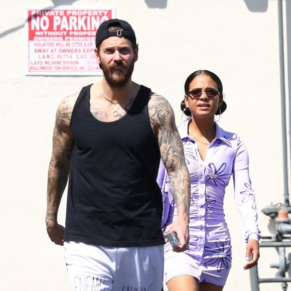 M. Pokora et sa femme Christina Milian sont de retour en France
Exclusif - Matt Pokora (M. Pokora) et sa femme Christina Milian se promènent dans les rues de Los Angeles