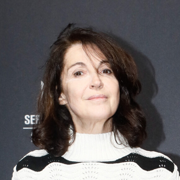 Zabou Breitman - Photocall de la soirée de clôture du festival "Séries Mania" au Musée des Arts Forains à Paris le 21 novembre 2022. © Christophe Clovis / Bestimage 