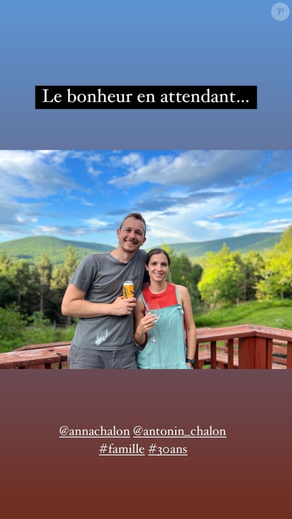 Aux côtés de sa fille, son fils Antonin, lui aussi acteur.
Zabou Breitman a annoncé la grossesse de sa fille Anna. @ Instagram