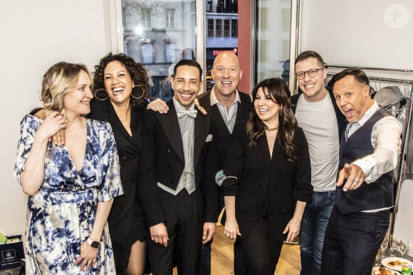 Exclusif - Delphine Castex, Julie Mercy, Steevy Boulay, Christophe Mercy, Kenza Braiga, Jean-Edouard Lipa, Fabrice Beguin - Enregistrement de l'émission "Les 20 ans du Loft", diffusée en direct sur C8 et présentée par B.Castaldi, à Paris. Le 8 avril 2021 © Jack Tribeca / Bestimage 