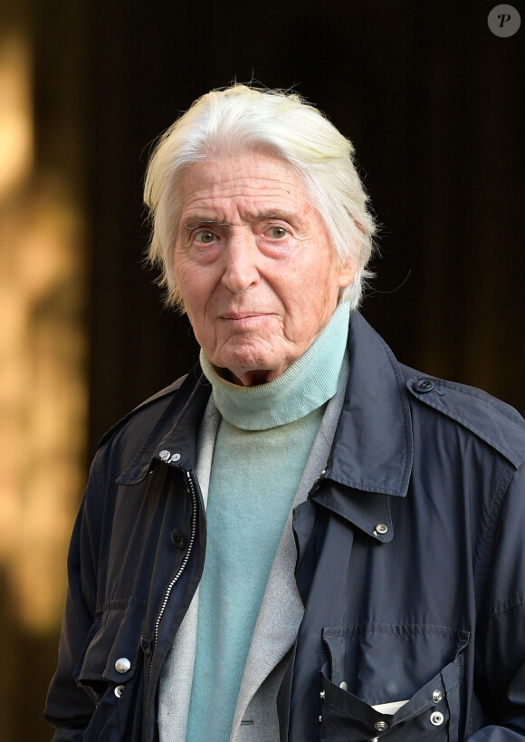 Celle de Pierre Cornette de Saint-Cyr.
Pierre Cornette de Saint-Cyr - Sorties des obsèques de Marie Laforêt en l'église Saint-Eustache à Paris. ©Agence / Bestimage