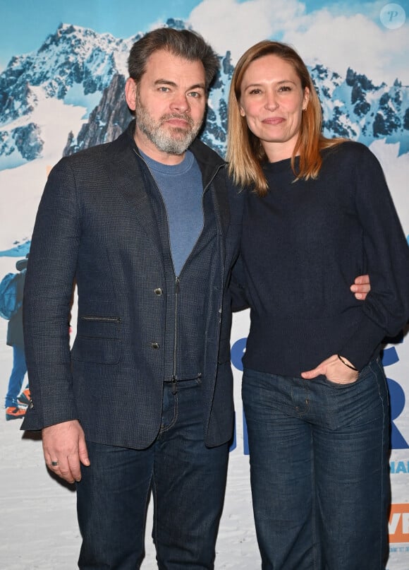 Clovis Cornillac et sa femme Lilou Fogli - Avant-Première du film "Les Têtes givrées" à 'UGC Bercy à Paris le 5 février 2023. © Guirec Coadic / Bestimage 