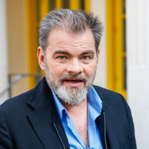 Clovis Cornillac - Arrivées à l'enregistrement de l'émission "Vivement Dimanche" au Studio Gabriel, présentée par M.Drucker et diffusée le 30 octobre 2022 sur France 3, à Paris, France, le 20 octobre 2022. © Christophe Clovis/Bestimage 