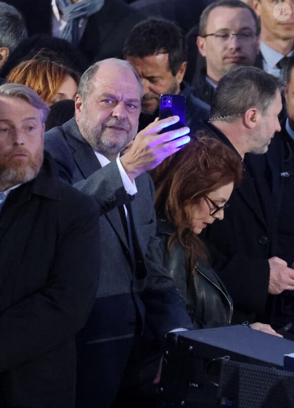 Eric Dupond-Moretti et Isabelle Boulay - Le président Emmanuel Macron prononce un discours au Champ de Mars le soir de sa victoire à l'élection présidentielle le 24 avril 2022. © Dominique Jacovides / Bestimage 