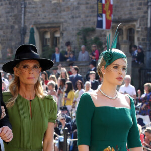 Et il est devenu très populaire, faisant partie des classements des plus beaux célibataires chaque année !
Eliza Spencer, Louis Spencer, Victoria Aitken et Kitty Spencer - Les invités arrivent à la chapelle St. George pour le mariage du prince Harry et de Meghan Markle au château de Windsor, Royaume Uni, le 19 mai 2018. 