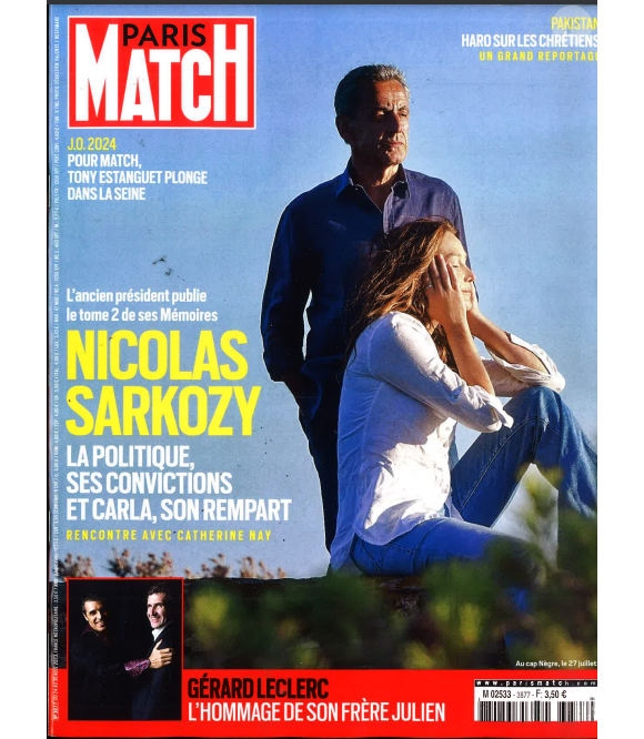 Carla et Nicolas Sarkozy en une de "Paris Match".