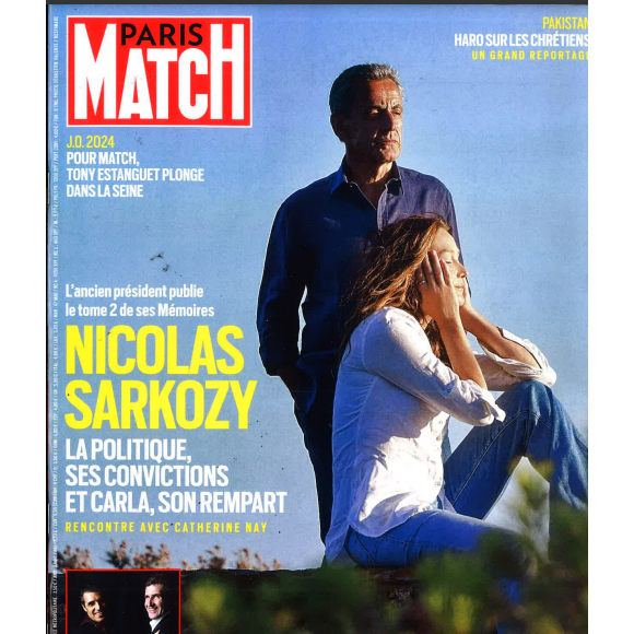 Carla et Nicolas Sarkozy en une de "Paris Match".