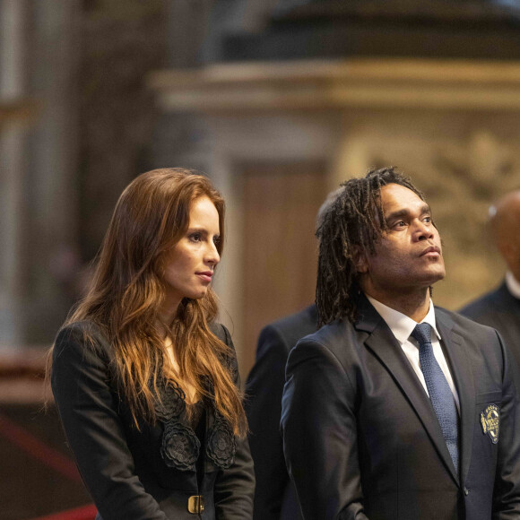 Exclusif - Christian Karembeu et sa femme Jackie Chamoun - Les membres du Variétés Club de France rencontrent le pape François au Vatican le 22 mars 2023. © Pierre Perusseau / Bestimage