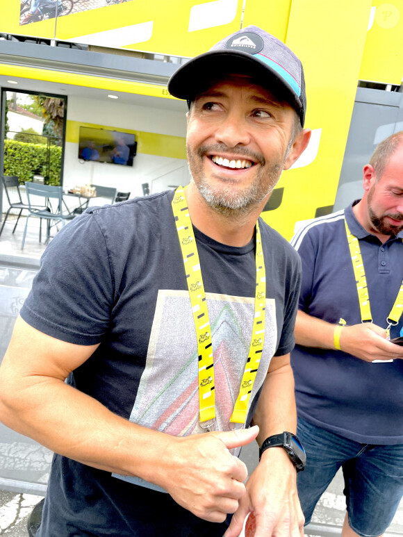 Les affiches promotionnelles de TF1 ont été l'occasion pour Bixente Lizarazu de faire quelques blagues
 
Bixente Lizarazu lors du Tour de France © Fabien Faure/Bestimage