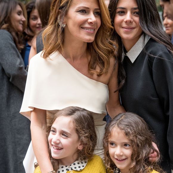 Exclusif - Elsa Fayer et sa fille aînée Ambre et ses deux jumelles Liv et Emy - Mariage de Elsa Fayer et Zach Hanoun à la mairie du 16ème arrondissement de Paris le 20 septembre 2016. © Cyril Moreau / Bestimage