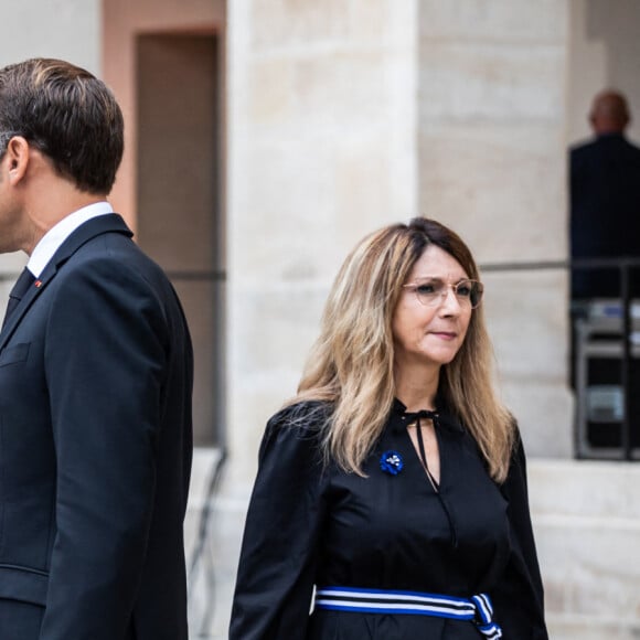 le président de la Republique, Emmanuel Macron lors de l'hommage national du général d'armée Jean-Louis Georgelin sur l'esplanade des Invalides à Paris, France, le 25 août 2023. L’ancien chef d’État-major des armées, chargé de la reconstruction de Notre-Dame de Paris, est mort vendredi 18 août à 74 ans lors d’une randonnée sur les pentes du Mont Valier, dans les Pyrénées. © Mathilde Mazars/Pool/Bestimage  National hommage to Jean-Louis Georgelin, a former French army chief in charge of restoring Paris's emblematic Notre-Dame cathedral, at the Hotel des Invalides in Paris, on August 25, 2023. General Jean-Louis Georgelin, 74, died on August 18, 2023 during a mountain hike in the Pyrenees mountain. 