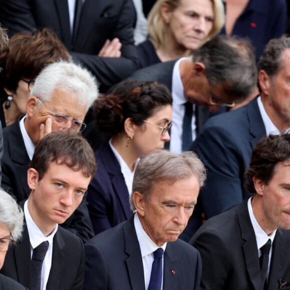 François-Henri Pinault, François Pinault, Thierry Breton, Frédéric Arnault, Bernard Arnault et Antoine Arnault lors de l'hommage national du général d'armée Jean-Louis Georgelin sur l'esplanade des Invalides à Paris, France, le 25 août 2023. L'ancien chef d'État-major des armées, chargé de la reconstruction de Notre-Dame de Paris, est mort vendredi 18 août à 74 ans lors d'une randonnée sur les pentes du Mont Valier, dans les Pyrénées. © Dominique Jacovides/Bestimage 